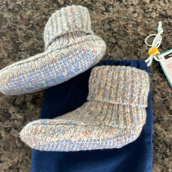 NWT Bombas Sherpa Lined Toddler Gripper Slippers in Celeste - Picture 4 of 4